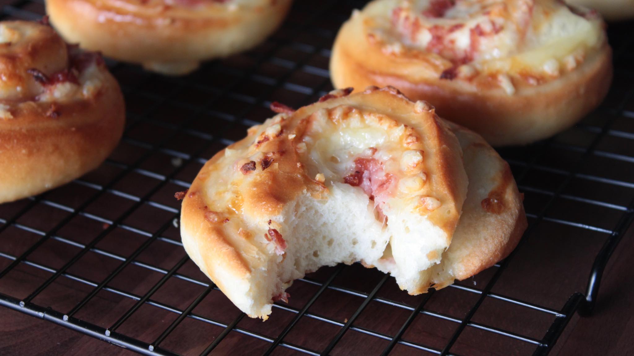 Αφράτα Ρολάκια_Ζαμπόν_Κασέρι_