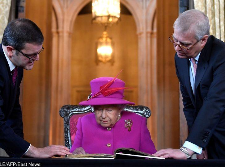 12_πράγματα_που_αποδεικνύουν_ότι_η_βασιλική οικογένεια_είναι_σαν_εμάς_