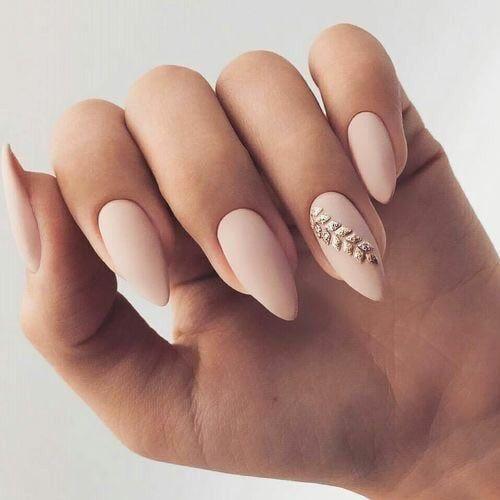 ροζ_ματ_νύχια_με_λουλούδια_