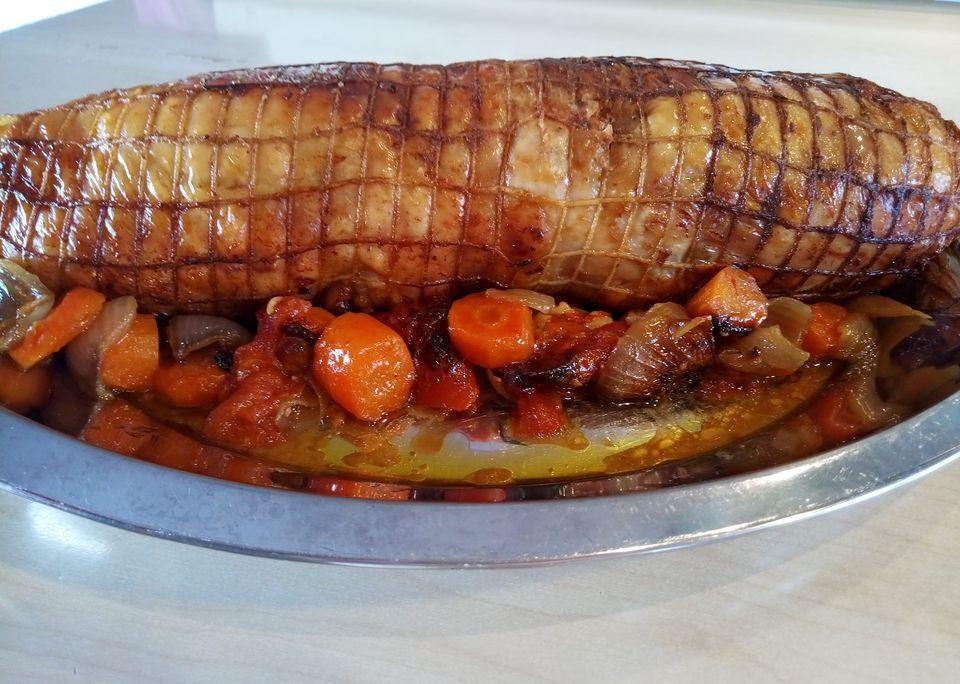 Γεμιστό ρολό_κοτόπουλο_με_σάλτσα λαχανικών_