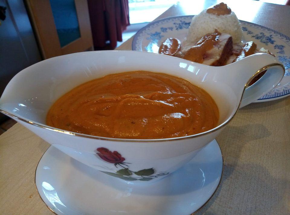 Γεμιστό ρολό_κοτόπουλο_με_σάλτσα λαχανικών_ Γεμιστό ρολό_κοτόπουλο_με_σάλτσα λαχανικών_