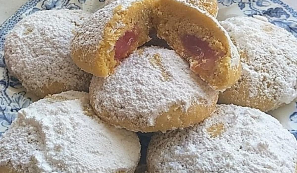 Μπισκότα βουτύρου_γεμιστά_με_λουκουμάκι_