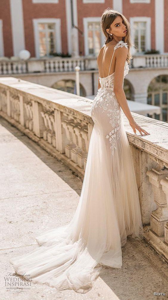 ρομαντικά_νυφικά_με_δαντέλες_και_διαφάνειες_ ρομαντικά_νυφικά_με_δαντέλες_και_διαφάνειες_