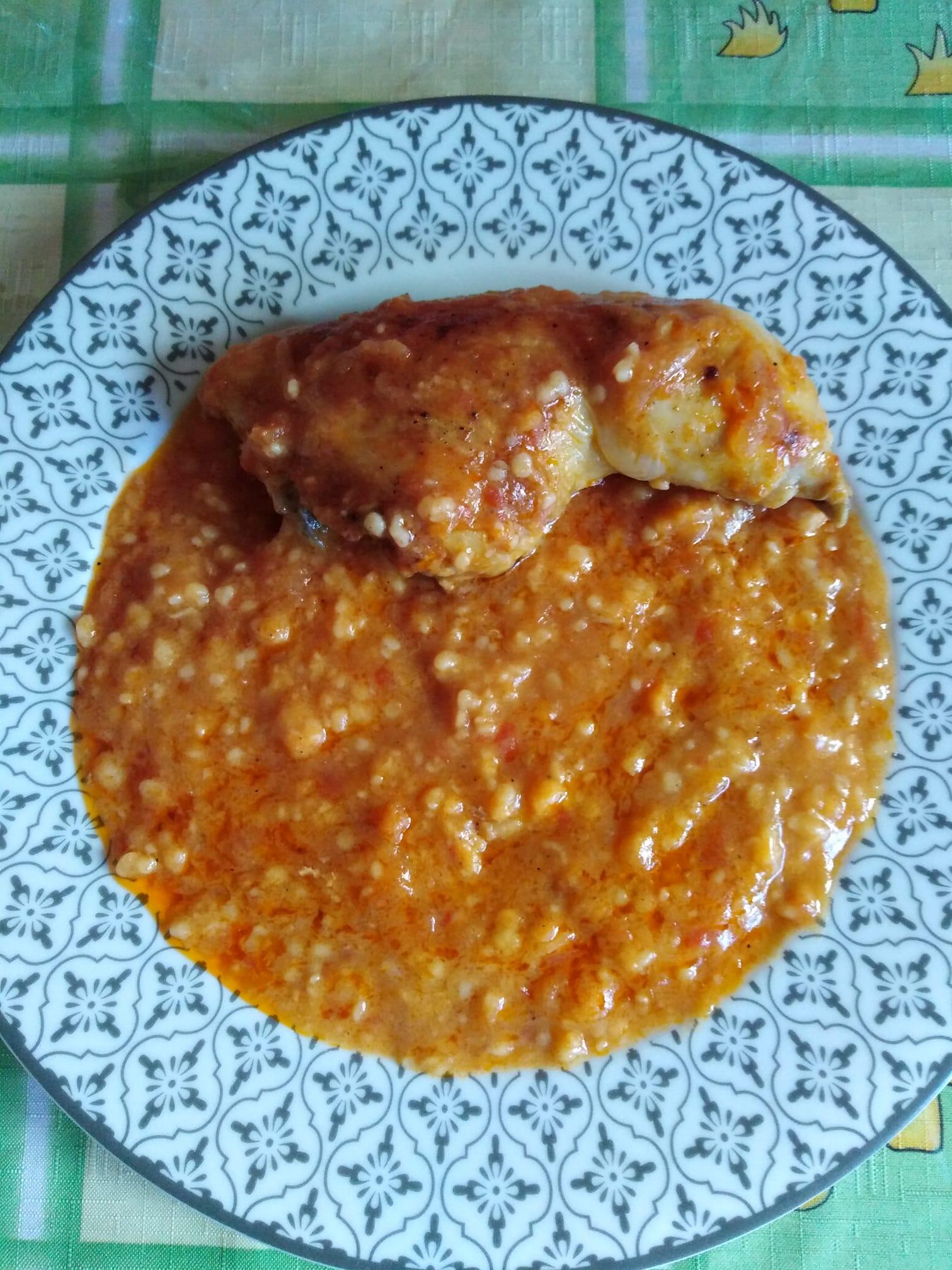 Κοτόπουλο_στο φούρνο_με_τραχανά_κοκκινιστό_