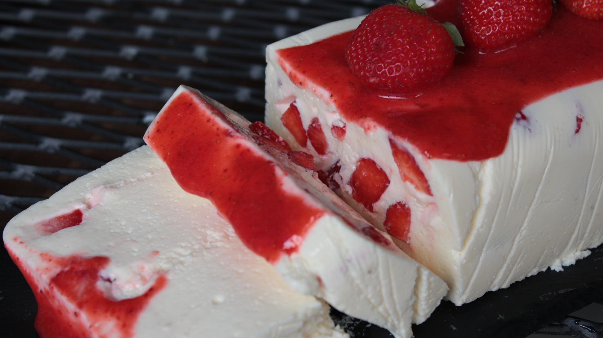 Δροσερό _Γιαουρτογλυκό_ με _Φράουλες_ από_ τον _Δημήτρη_ Μιχαηλίδη_