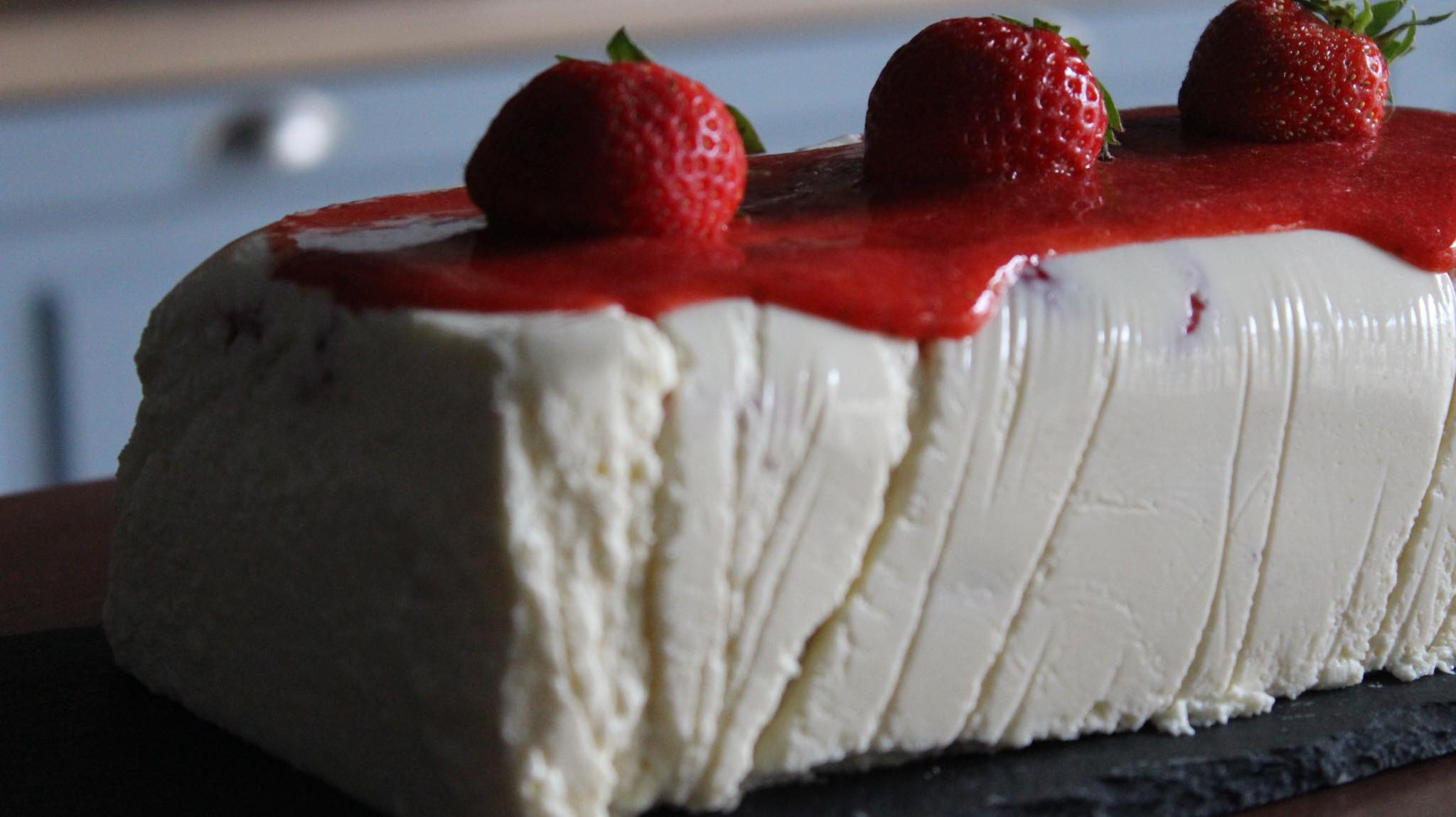 γιαουρτόγλυκο_με_φράουλες_