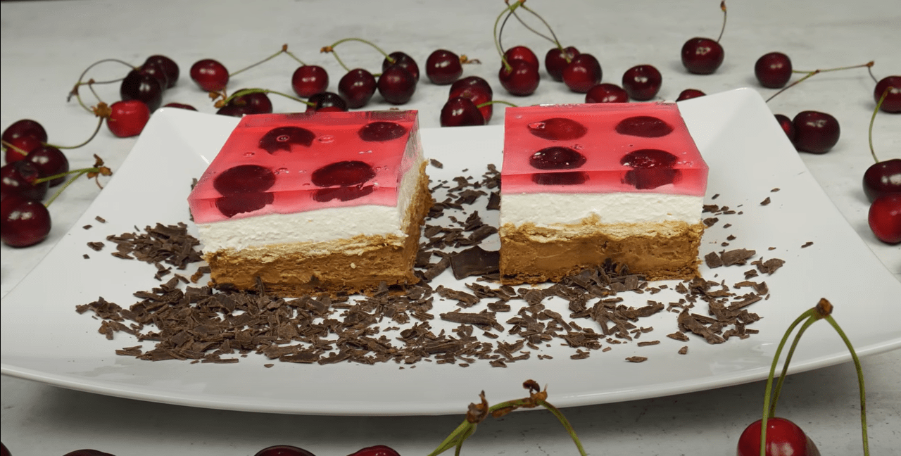 Μπισκοτόγλυκο με κεράσια δίχρωμο 