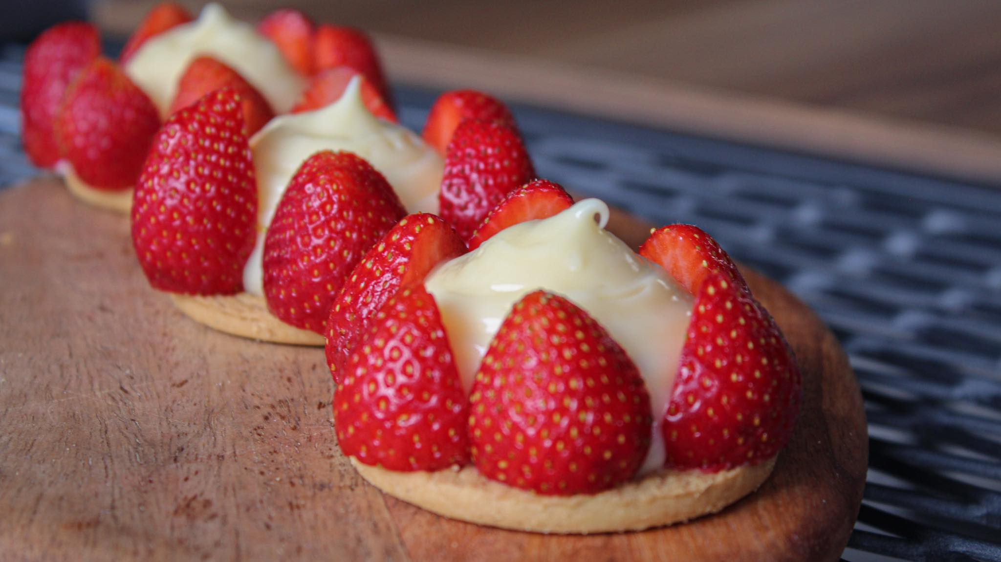 Εύκολα_ Ταρτάκια_με_Φράουλες_