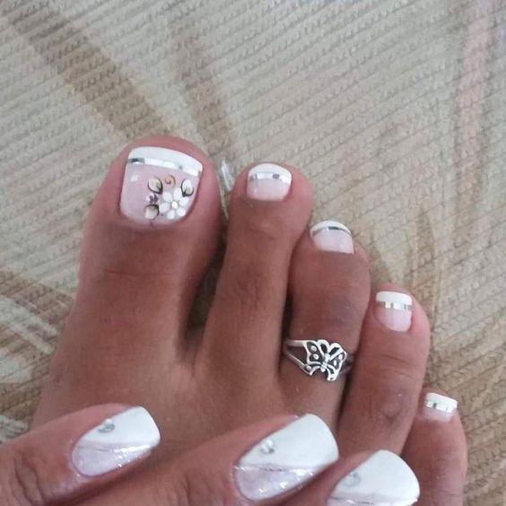 λευκό_νυφικό_πεντικιούρ_φλοράλ_