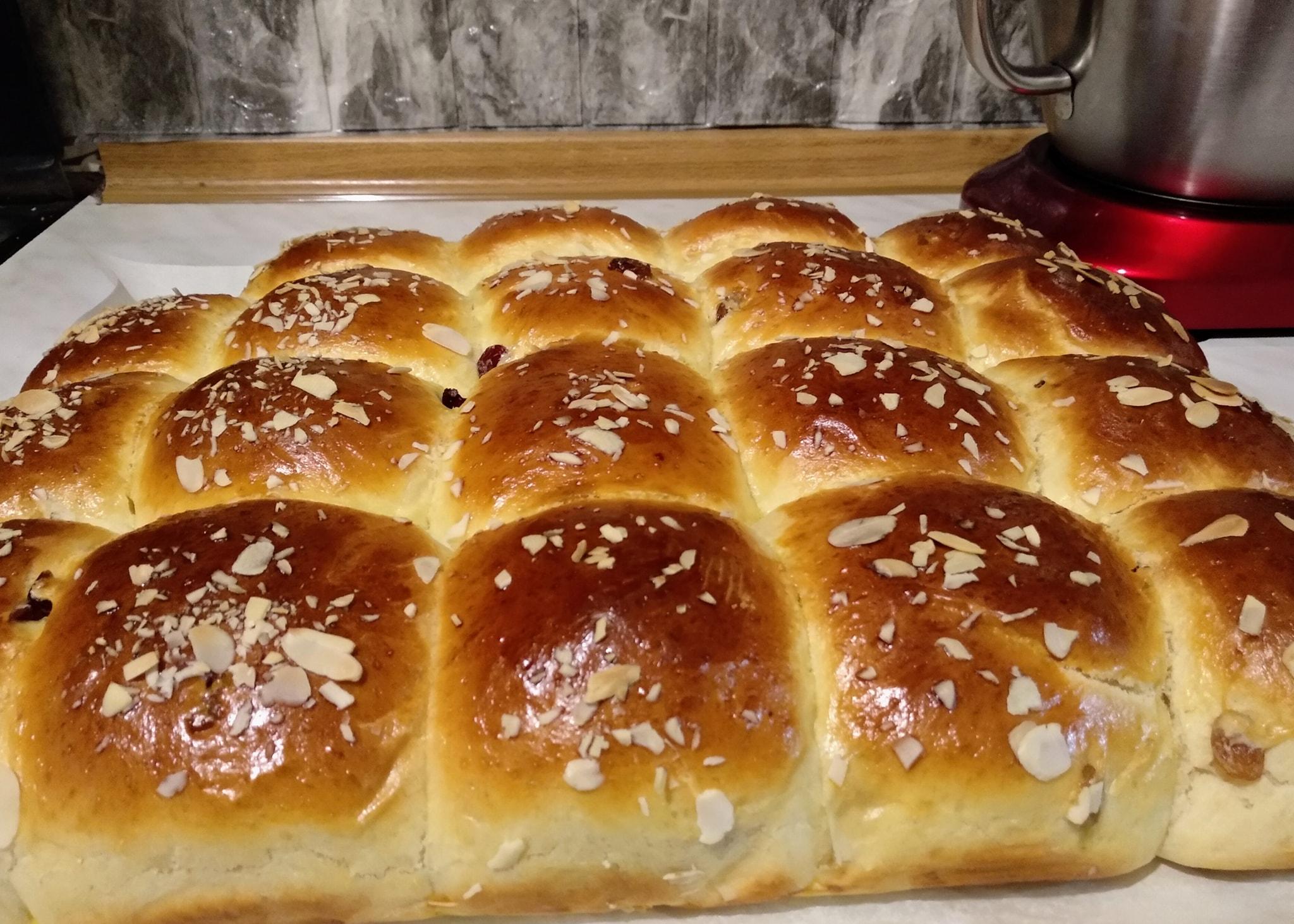 Γλυκά_ψωμάκια_με σταφίδες_