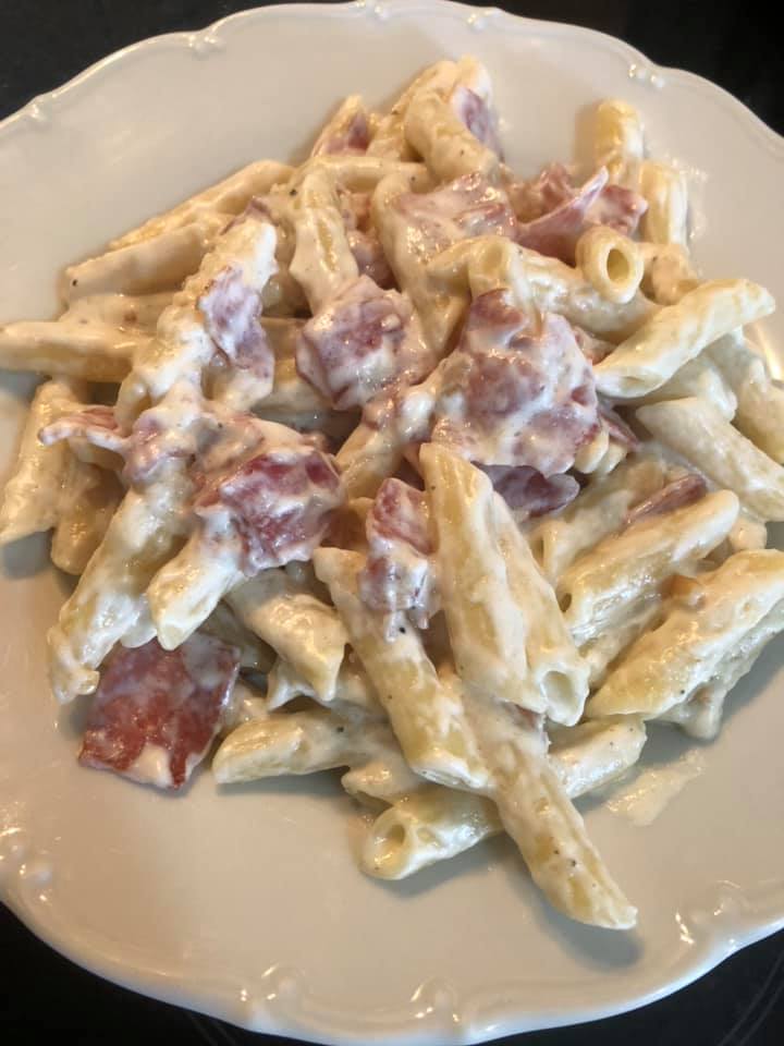 πένες-με-κρέμα-γάλακτος-και -μπέικον