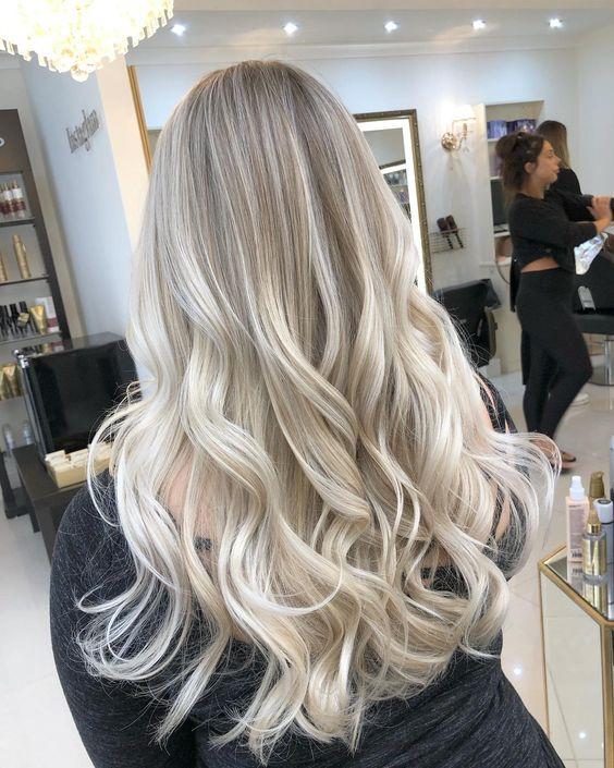 πλατινέ_ανταύγειες_σε_σκούρα_βάση_