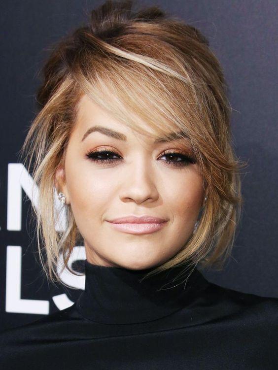 χωρίστρα_στο_πλάι_με_κότσο_