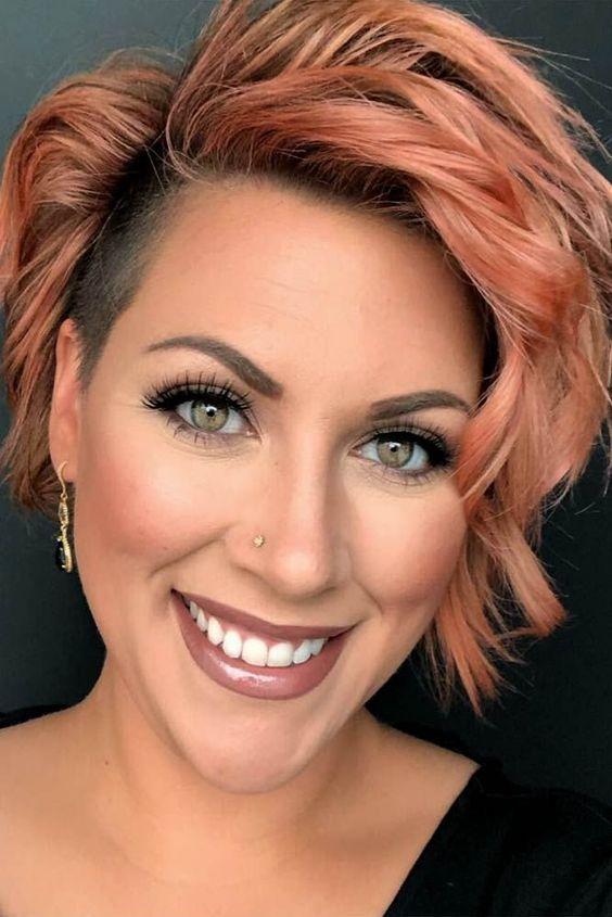 χωρίστρα_στο_πλάι_σε_κοντά_μαλλιά_ χωρίστρα_στο_πλάι_σε_κοντά_μαλλιά_