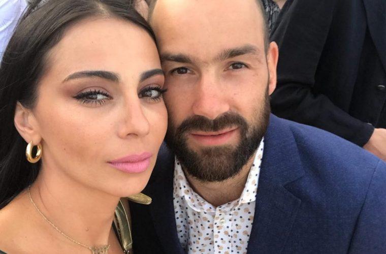 «Μια εικόνα, χίλια παιδιά»: Η απίθανη φωτογραφία της Χοψονίδου σε διακοπές με φιλικό και πολυμελές ζευγάρι! (εικόνα)