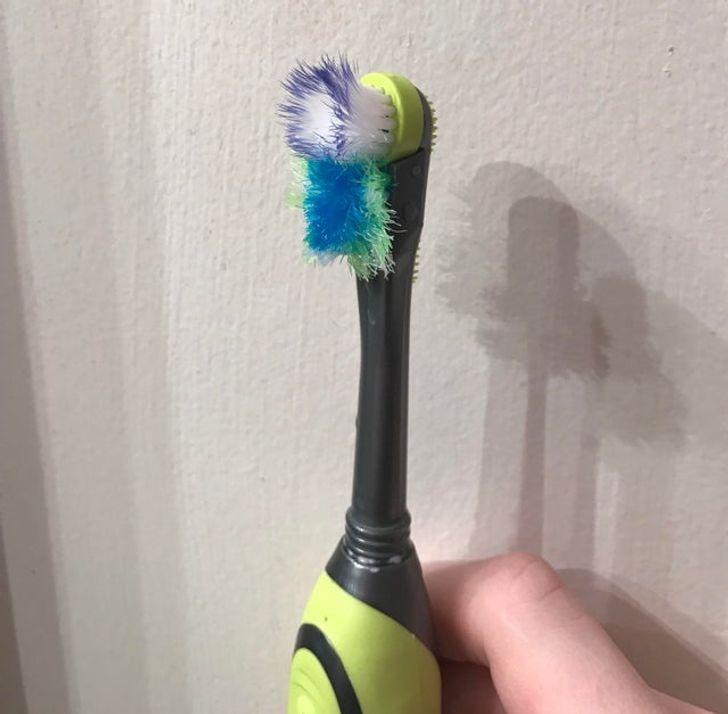 σημάδια_ότι_βουρτσίζετε_τα_δόντια_σας_λάθος_και_τρόποι_να_το_διορθώσετε_ σημάδια_ότι_βουρτσίζετε_τα_δόντια_σας_λάθος_και_τρόποι_να_το_διορθώσετε_