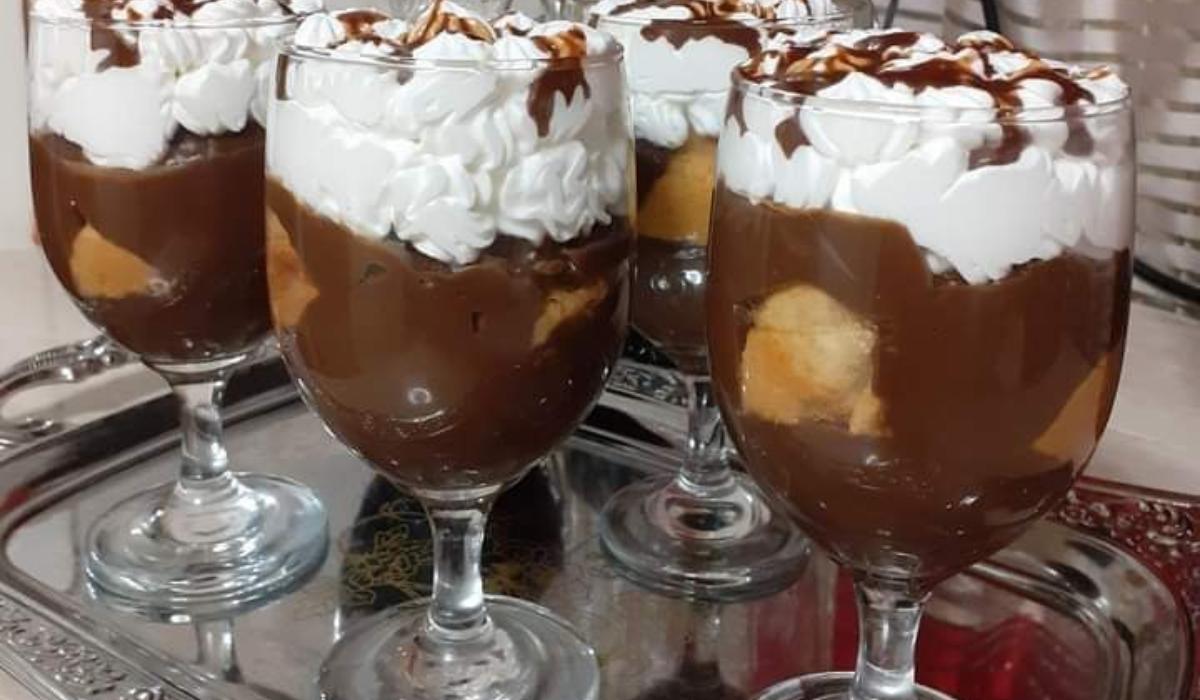 Εύκολα γλυκάκια σε ποτήρι με κρουασανάκια Εύκολα γλυκάκια σε ποτήρι με κρουασανάκια_