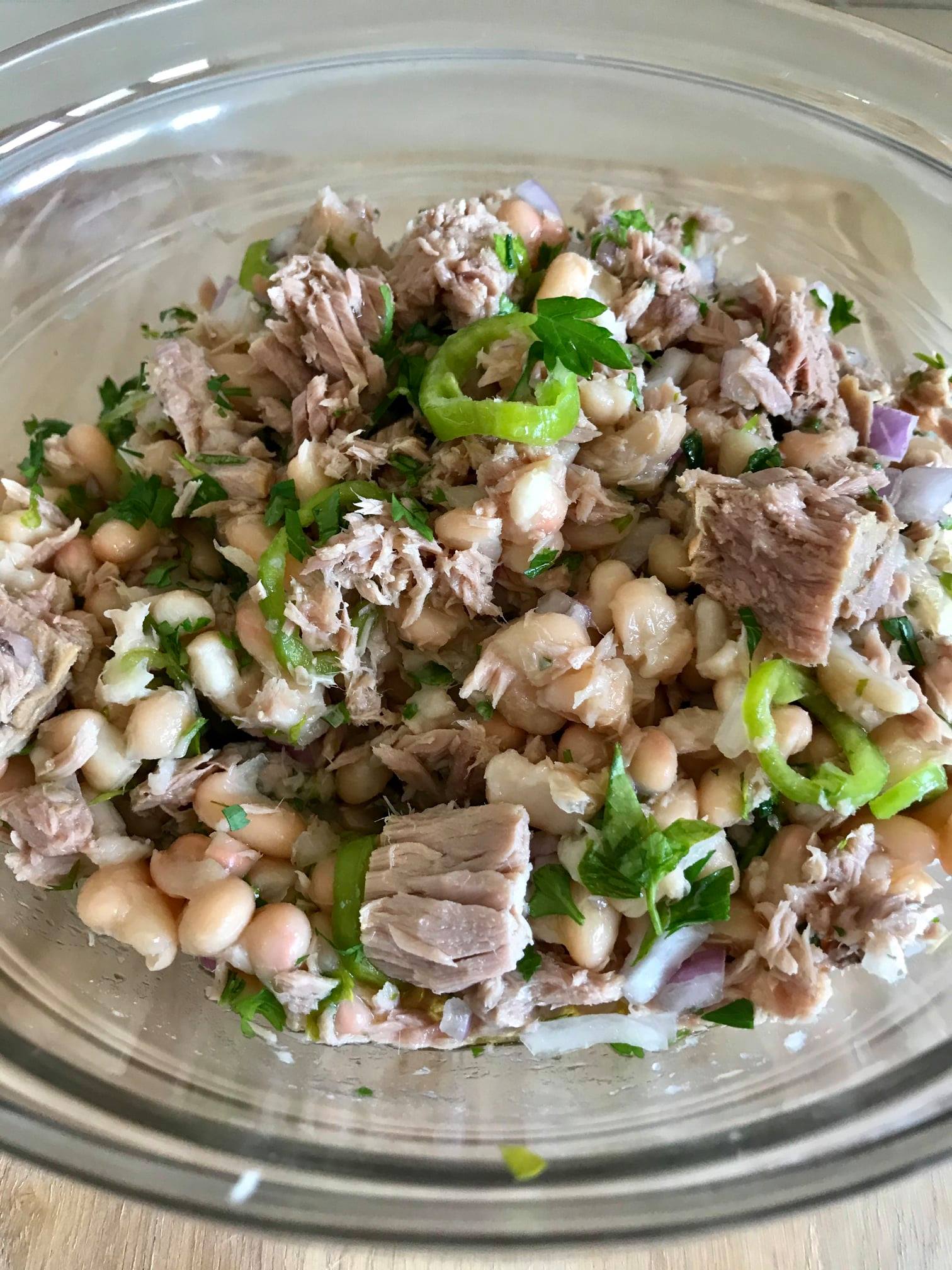 Σαλάτα_με_λευκά φασόλια_και_τόνο_