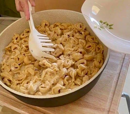 Τορτελίνια- με- σάλτσα- τυριών-