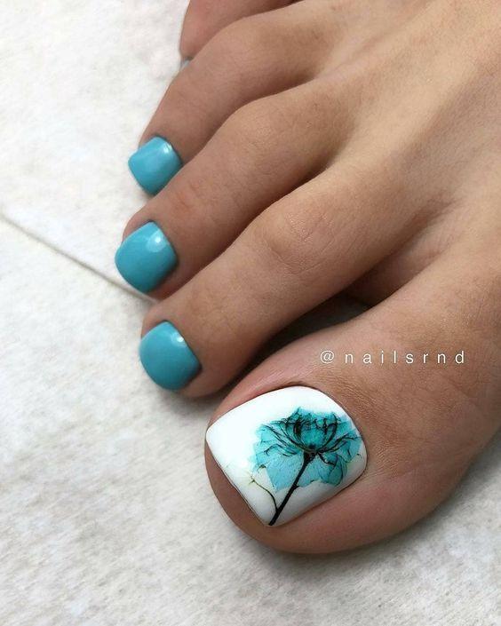 γαλάζιο_πεντικιούρ_με_σχέδια_