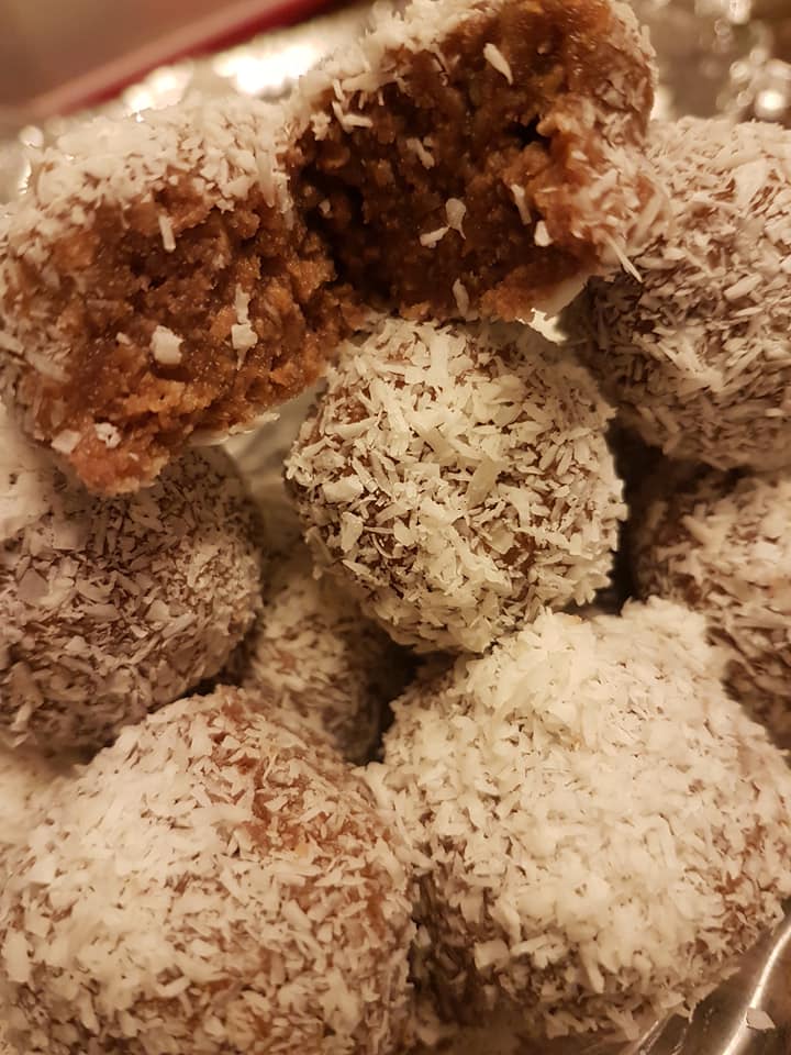 Τρουφάκια_με γκοφρέτα_και_καρύδα_
