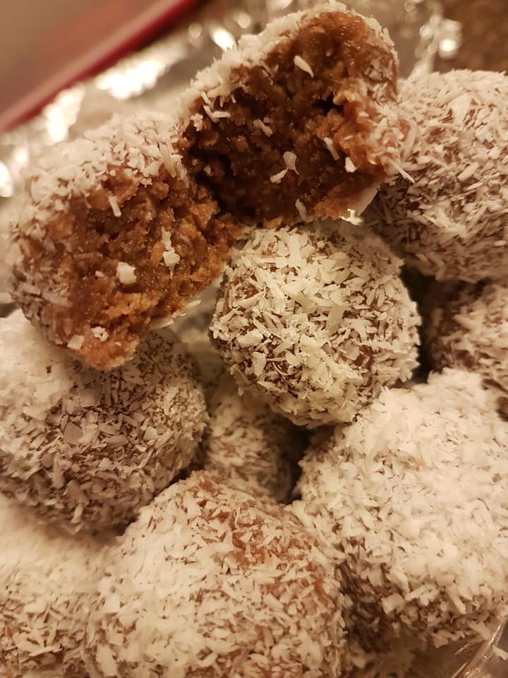 Τρουφάκια_με γκοφρέτα_και_καρύδα_