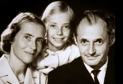 η_17χρονη_που_έπεσε_από_αεροπλάνο_στο_δάσος_και_επιβίωσε_