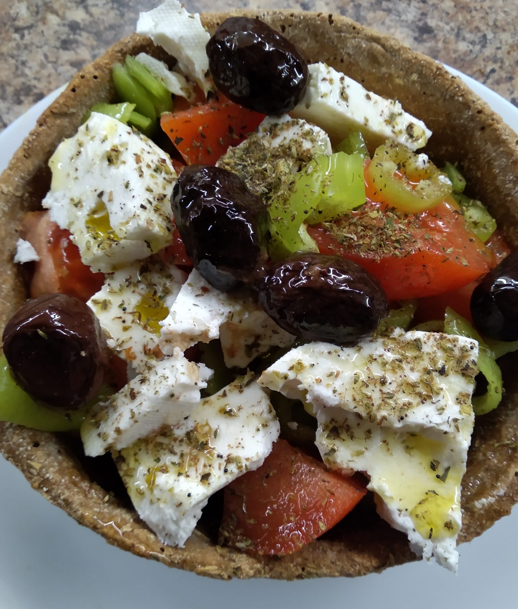 Ντοματοσαλάτα με κριθαροκουλούρα