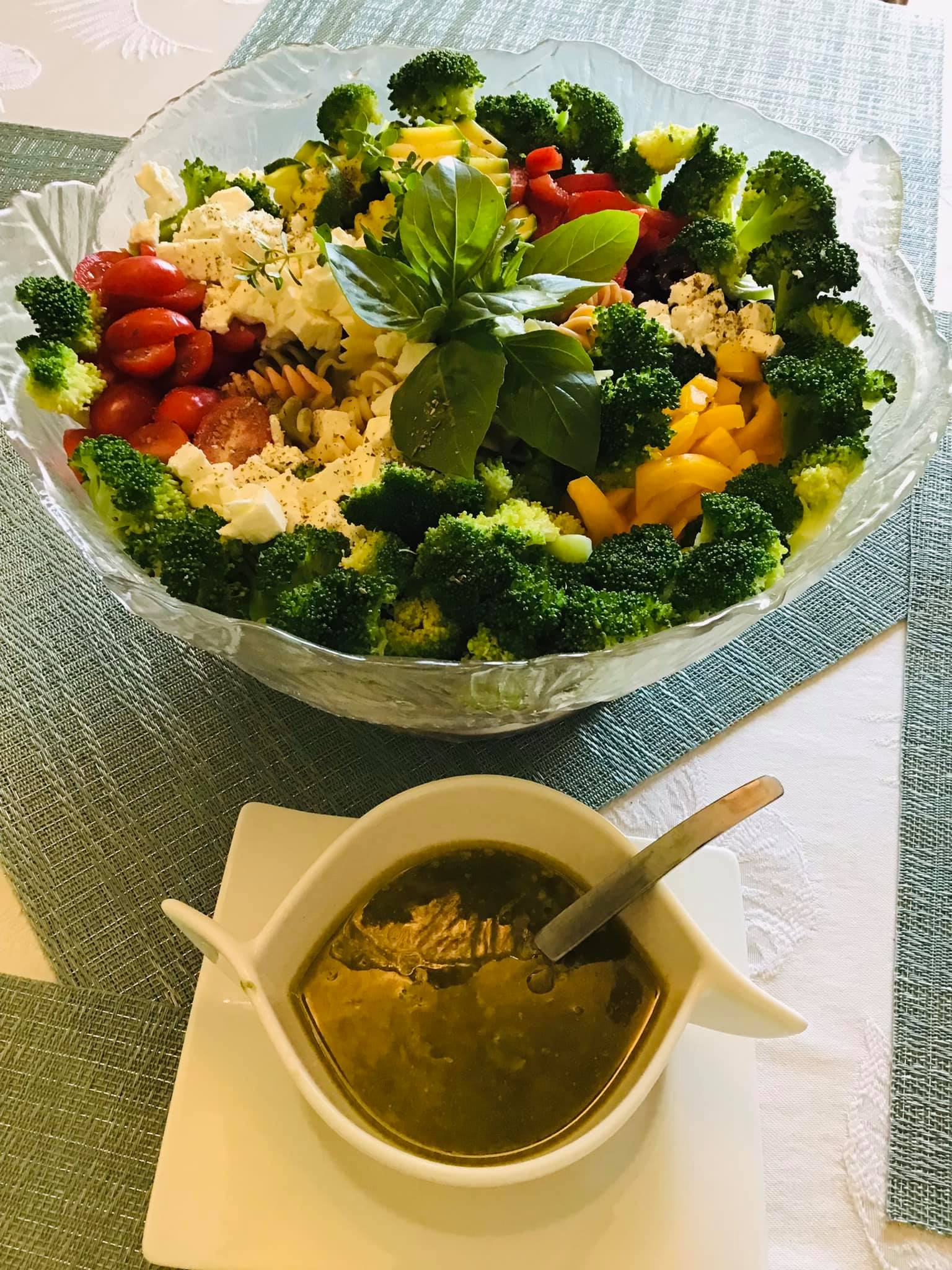 σαλάτα ζυμαρικών_με_μπρόκολο_