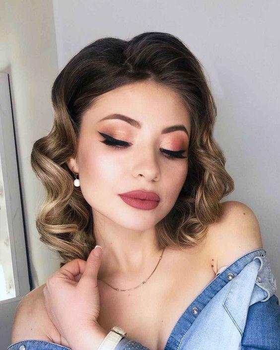 μπούκλες_σε_καρέ_μαλλιά_