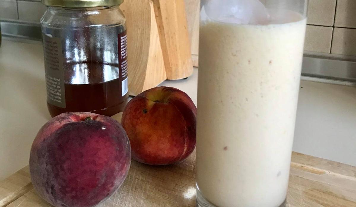 Smoothie με ροδάκινο και γάλα