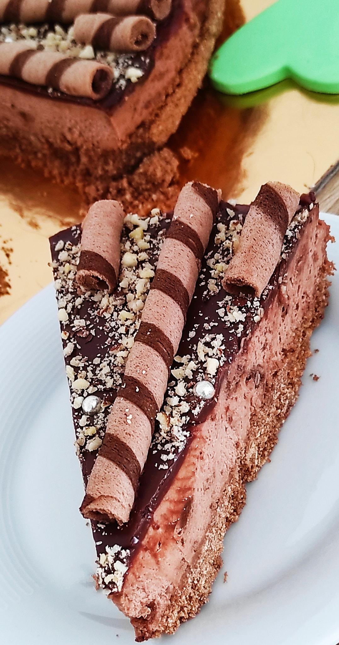 Cheesecake_με πραλίνα φουντουκιού_και_πουράκια_