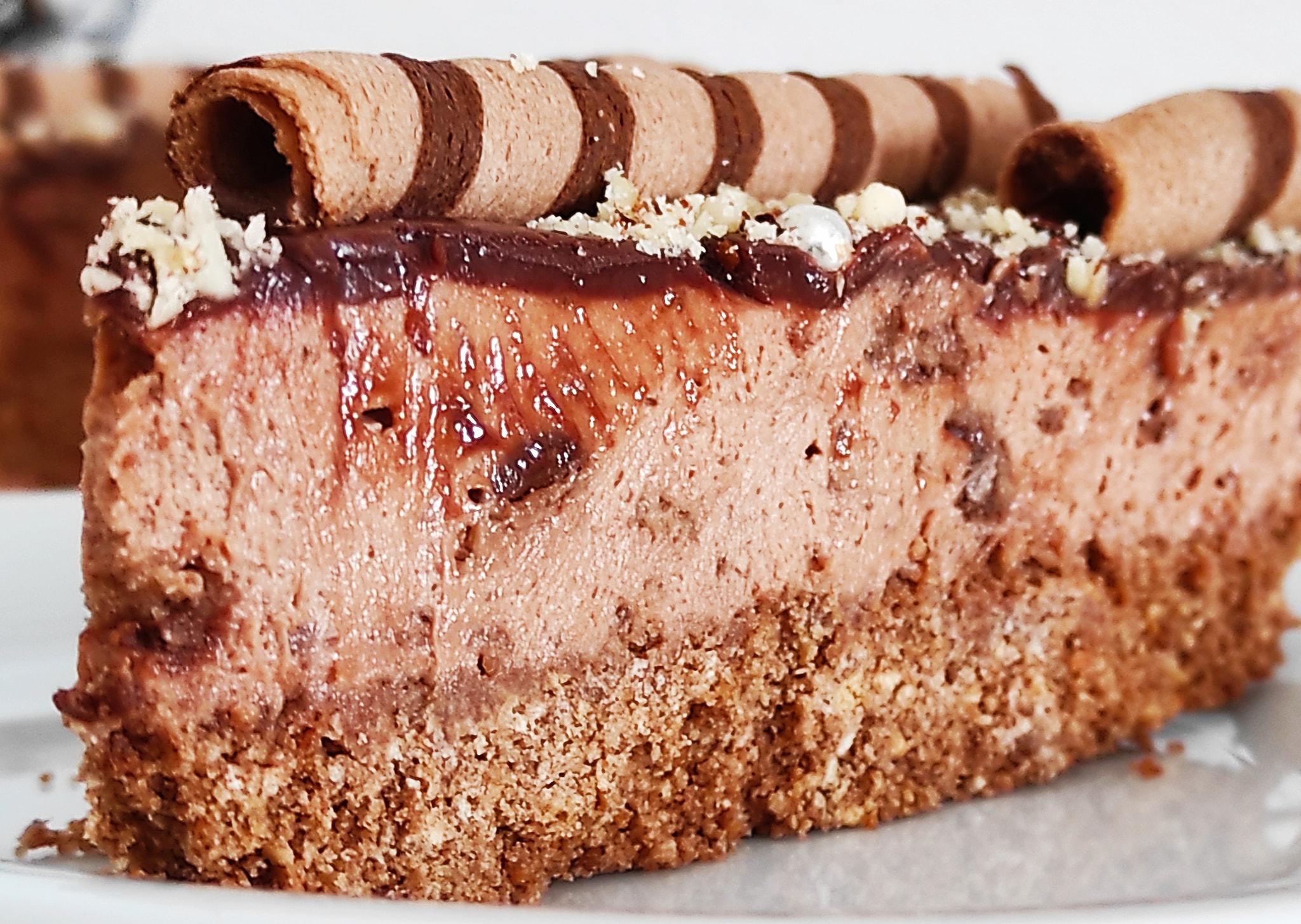 Cheesecake_με πραλίνα φουντουκιού_και_πουράκια_