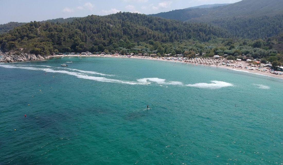 Εικόνες αποκάλυψης: Το φαινόμενο που απειλεί τις πιο όμορφες παραλίες της Ελλάδας