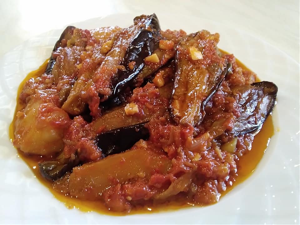 Μελιτζάνες_τηγανιτές_με_σάλτσα_