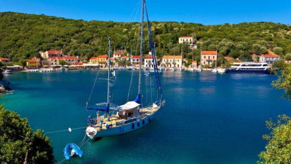 Ό,τι ζητήσεις το έχει: Στο ελληνικό νησί με τις «ιδιωτικές» παραλίες- πισίνα κάνεις διακοπές Κροίσου πάμφθηνα (Pics)