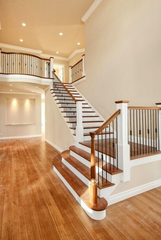 σπίτι_σε_μπεζ_χρώμα_