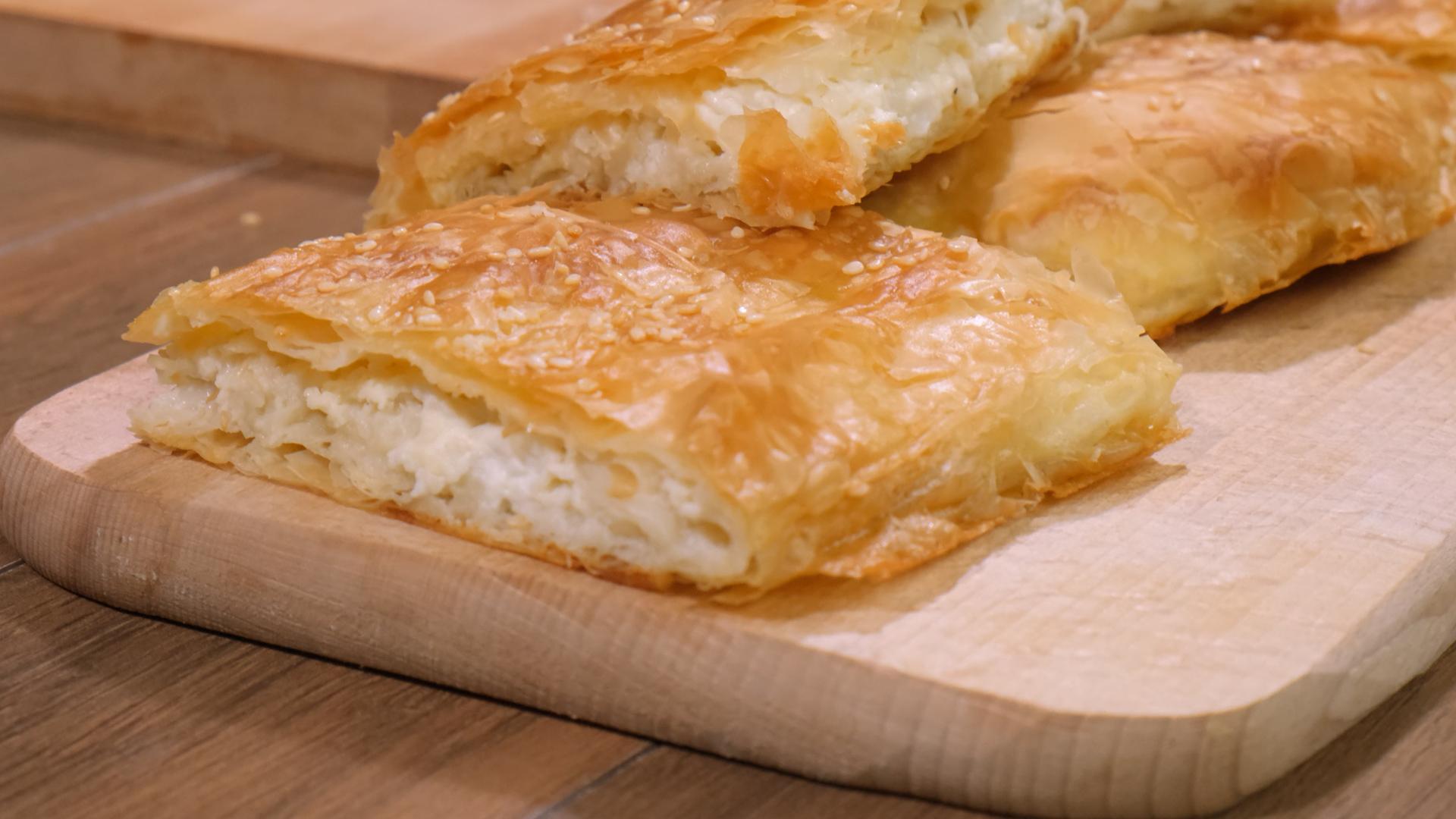 Τυρόπιτα- εύκολη- με -Αλλιώτικη- τεχνική-