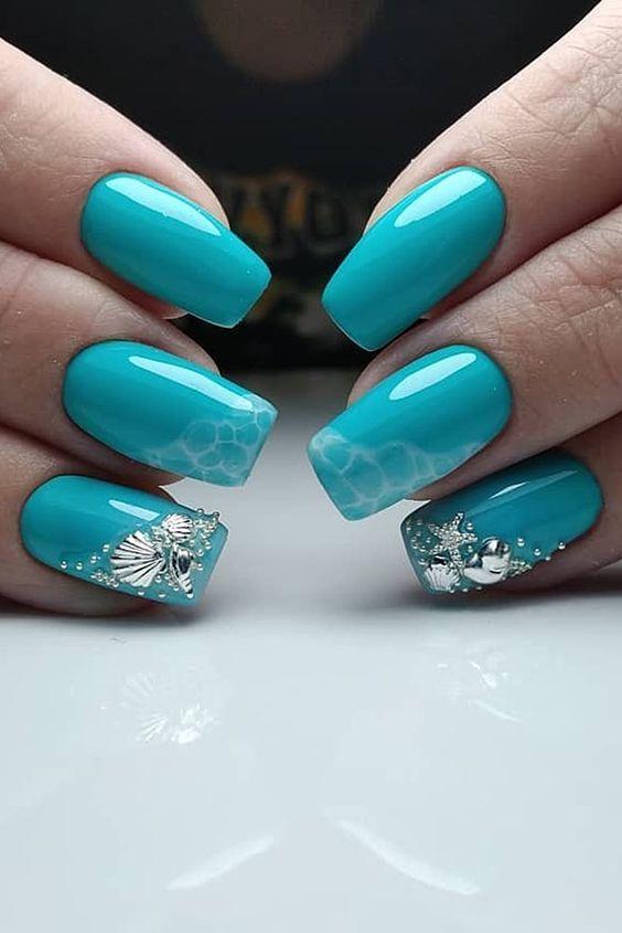 γαλάζια νύχια_με_ασημί_θαλασσινά διακοσμητικά_