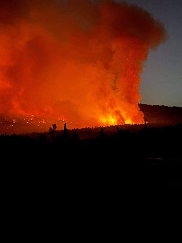 Πυρκαγιά στην Εύβοια: Η φωτιά είναι ανεξέλεγκτη