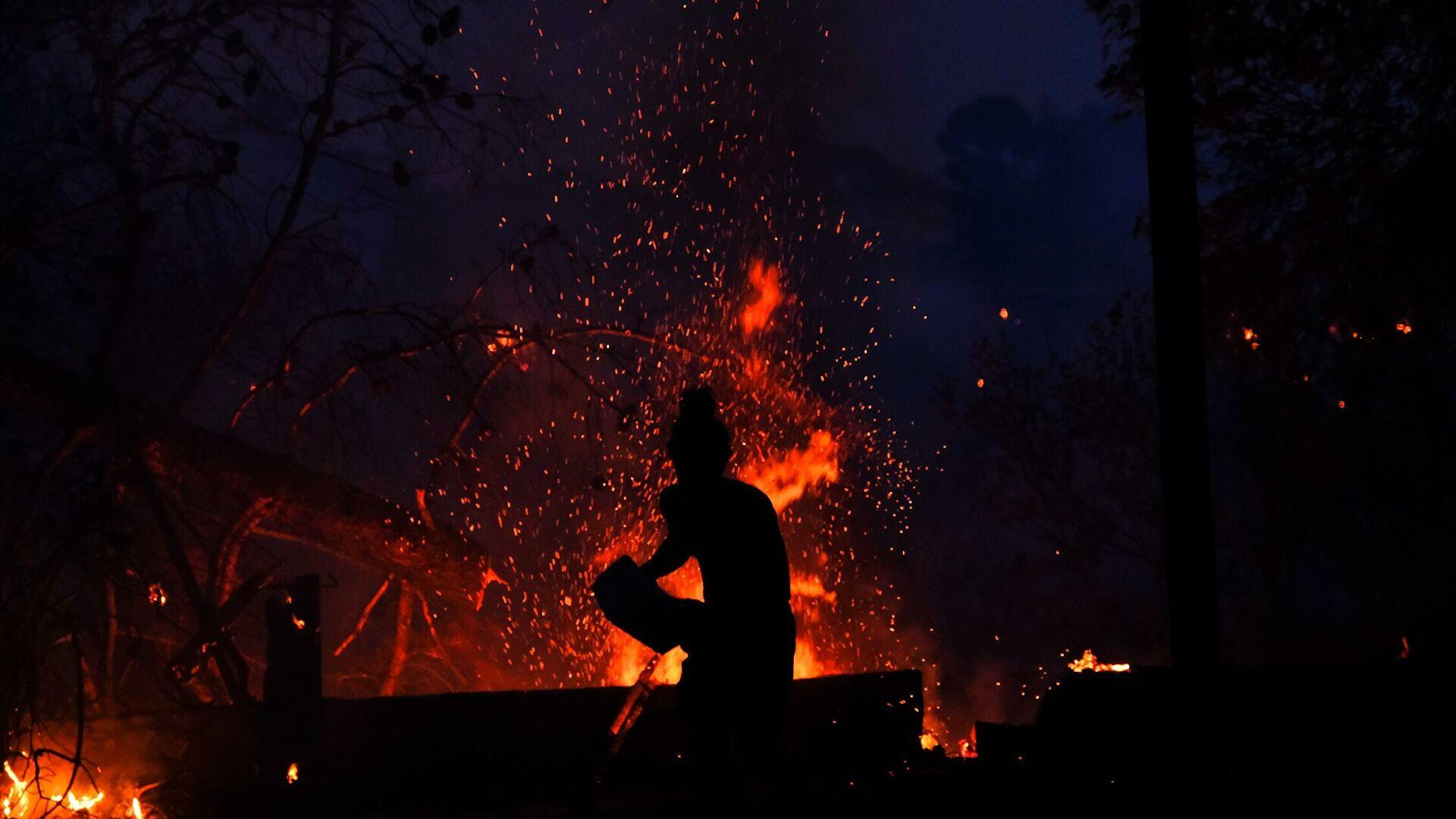 Φωτιά στην Αρχαία Ολυμπία: Υπάρχει έλλειψη πυροσβεστικής – Παλεύουμε μόνοι μας