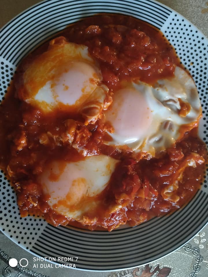 Saksuka_Ανατολίτικα_αυγά τηγανιτά_σε_πικάντικη σάλτσα_ντομάτας_