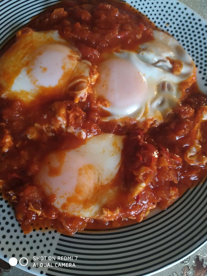 Saksuka_Ανατολίτικα_αυγά τηγανιτά_σε_πικάντικη σάλτσα_ντομάτας_