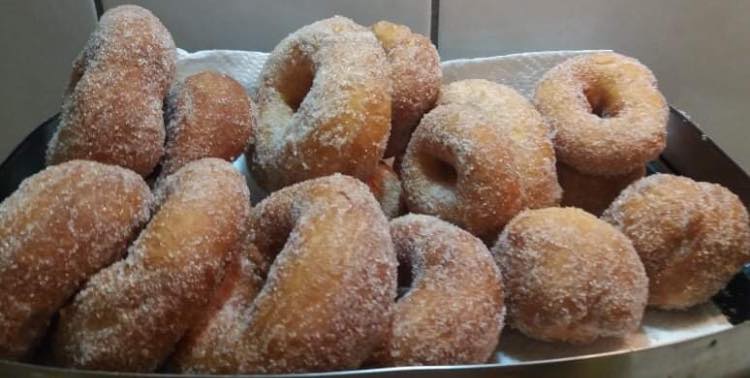 Bampolini_Ιταλικοί_λουκουμάδες_με ζάχαρη_