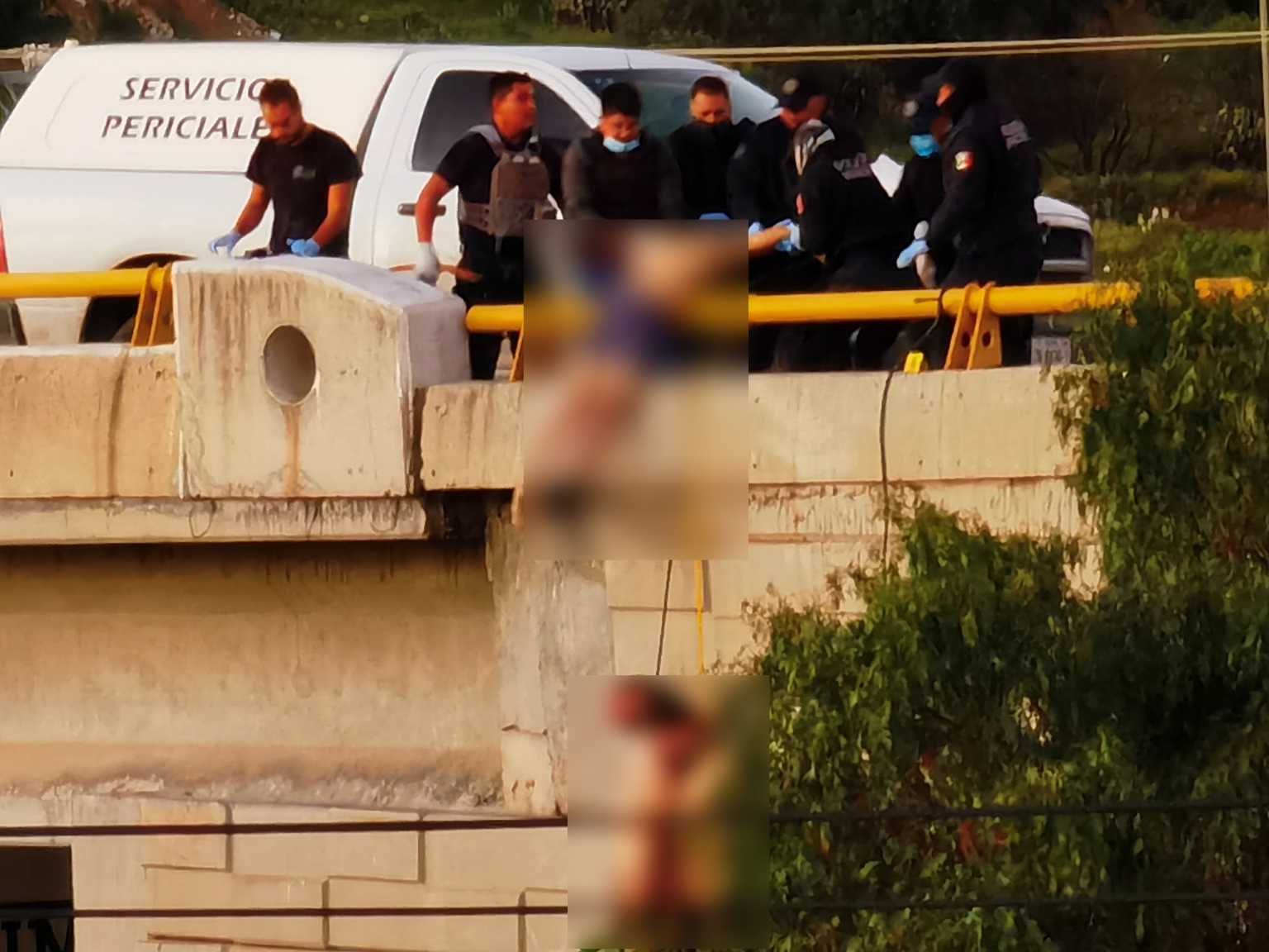 Φρίκη: 6 πτώματα βρέθηκαν κρεμασμένα σε γέφυρα – Προσοχή σκληρές εικόνες