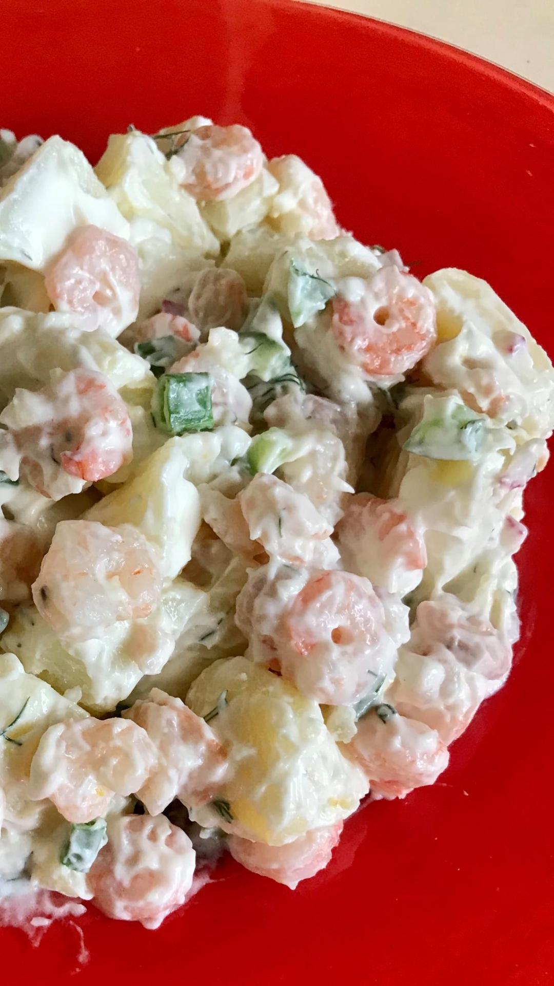 Πατατοσαλάτα με γαρίδες και μαγιονέζα