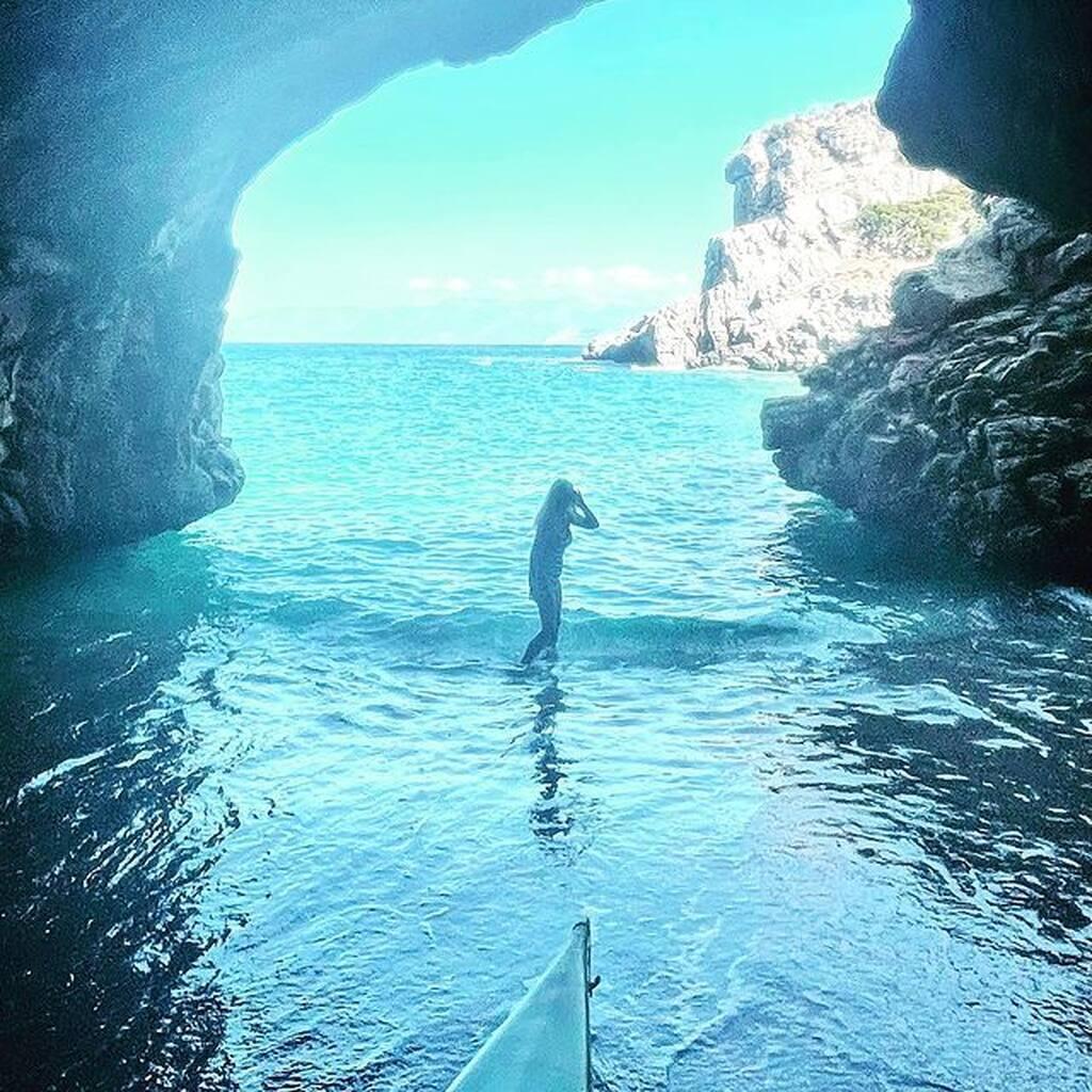 Δέσποινα Βανδή: Οι Διακοπές στην Εύβοια και το μήνυμα στήριξης για το νησί