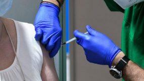 Ποιοι απαλλάσσονται από τον υποχρεωτικό εμβολιασμό κατά του κορωνοϊού και πως δίνεται η απαλλαγή
