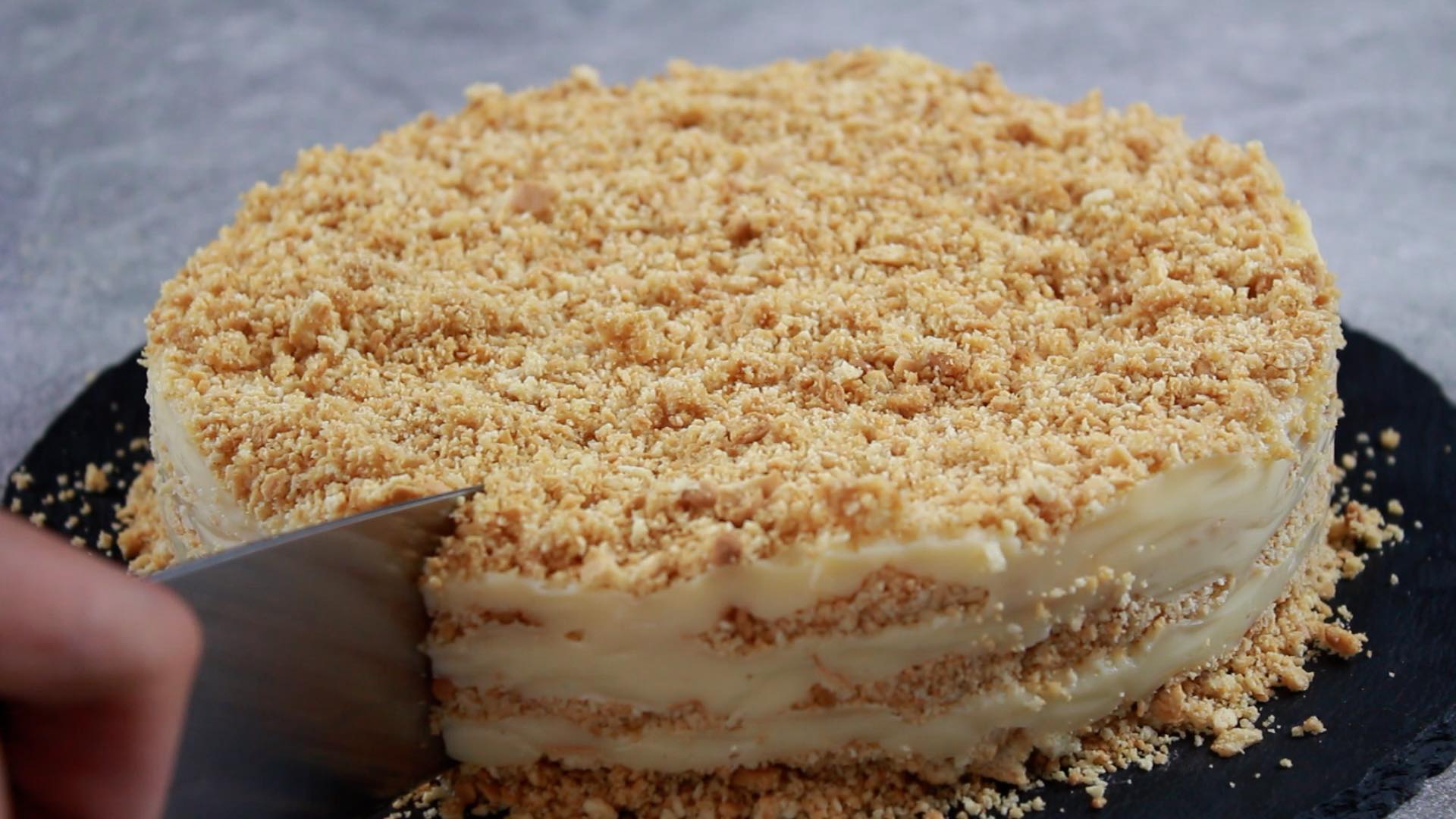 Τούρτα με πτι-μπερ σαν Μιλφέιγ από τον Δημήτρη Μιχαηλίδη