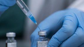 Επίσημο: Από την 1η εβδομάδα του Σεπτεμβρίου η τρίτη δόση με mRNΑ εμβόλιο- Ποιους αφορά